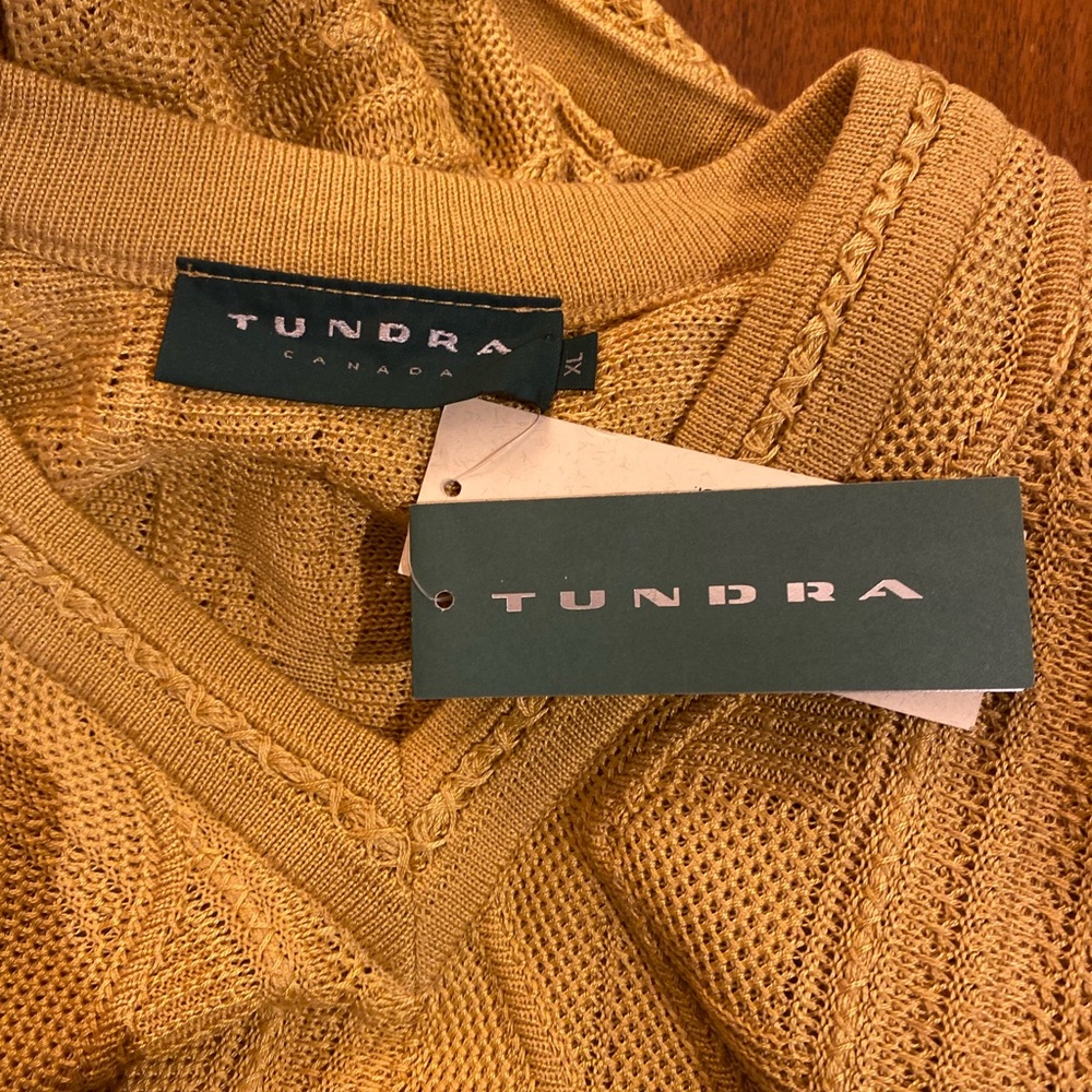 Tundra Canada XL Vintage 98 Sweater  New with Tag in excellent condition - Picture 9 of 10